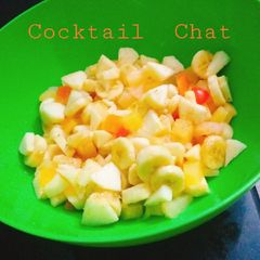 A picture of Cocktail fruit chat.