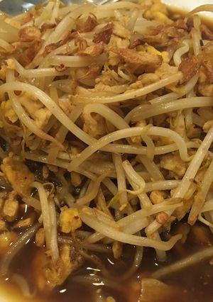 A picture of Stir fry Bean Sprout with Egg.