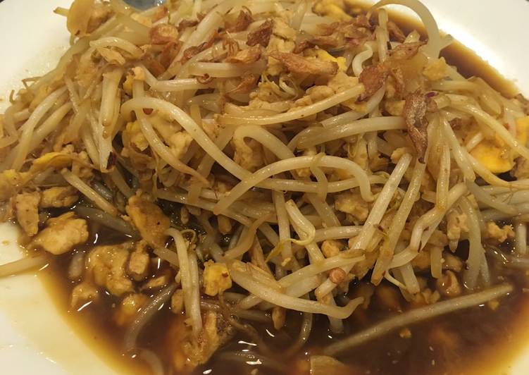 Easiest Way to Make Ultimate Stir fry Bean Sprout with Egg