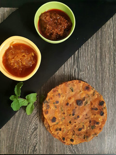મેથી બાજરી ના થેપલા (Methi bajri na thepla recipe in gujarati) રેસીપી મુખ્ય ફોટો
