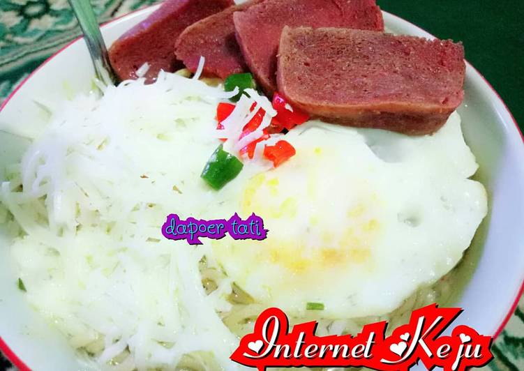 Bagaimana Menyiapkan Indomie telor kornet keju Anti Gagal