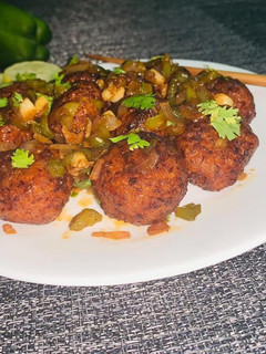 முட்டைகோஸ் மஞ்சூரியன் (Muttaikosh manchoorian recipe in tamil) செய்முறை முக்கிய புகைப்படம்