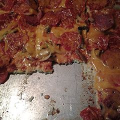 Cauliflower crusted pizza low carb A picture of Cauliflower crusted pizza low carb.