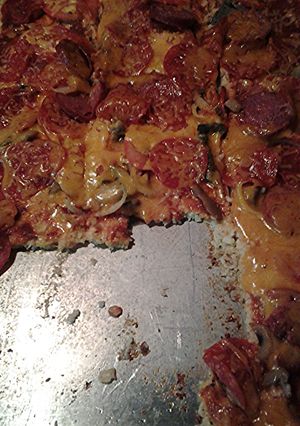 A picture of Cauliflower crusted pizza low carb.
