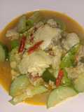 อ่อมปีกไก่ใส่แตงกวา (Spicy Thai Chicken Wings Curry with Cucumber)