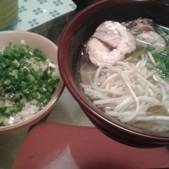 A picture of Negi-Meshi (Rice with Leeks) from a Ramen Noodle Bar.
