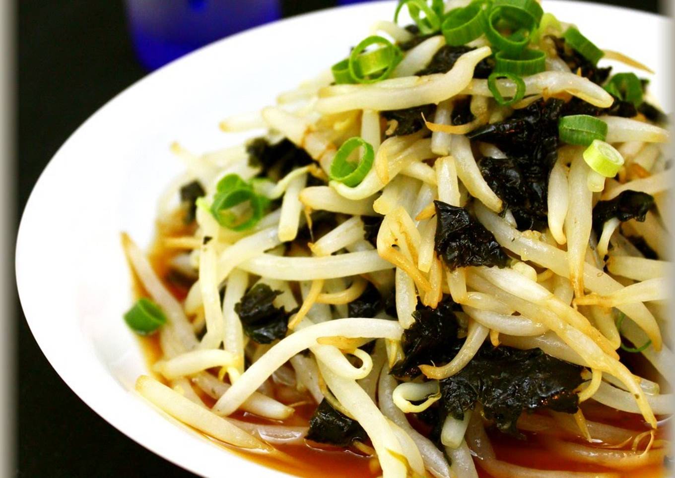 Bean Sprouts and Nori Seaweed Salad With Sweet Vinegar Garlic Sauce