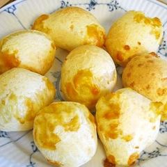 A picture of Brazilian Pão de Queijo.