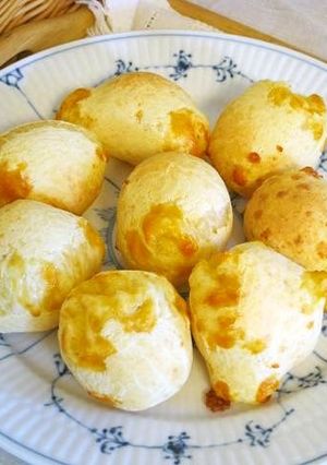 A picture of Brazilian Pão de Queijo.