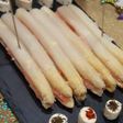 Espárragos con salmón y bacalao ahumado