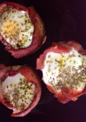 A picture of BREAKFAST CUPCAKE.