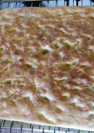 A picture of Focaccia genovese.