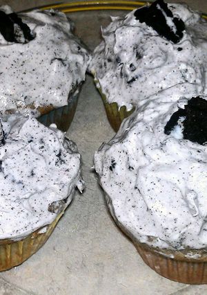 A picture of Oreo lovers cupcakes.