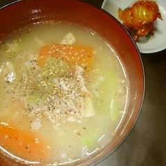 A picture of Korean Dak Gomtang Gukbap For the Cold Winter.