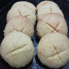 A picture of Aata naan khatai.
