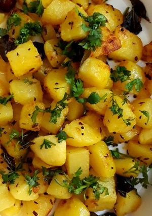 A picture of Aloo chaat.
