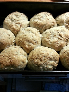A picture of Graham bread rolls.