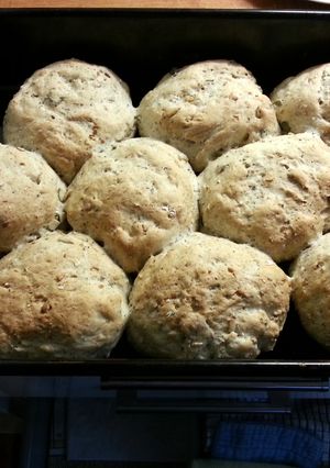 A picture of Graham bread rolls.