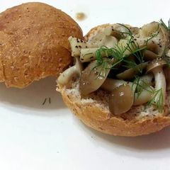 LG MINI MUSHROOM BURGER ( VEGAN ) A picture of LG MINI MUSHROOM BURGER ( VEGAN ).