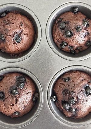 Une photo de MUFFINS au chocolat 🍫 et myrtilles