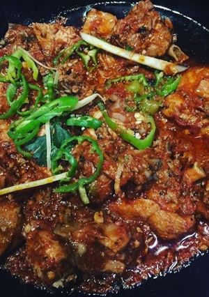 A picture of Chicken shinwari karahi.