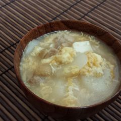 A picture of Mom's Restaurant Korean Tteok.