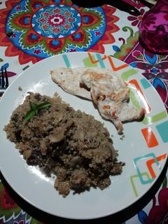 Una foto de Quinoa con verduras