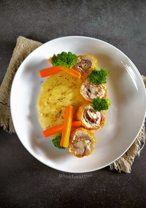 Foto resep Chicken Cordon Bleu With Garlic Mashed Potato