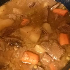 A picture of Crock pot Beef stew.