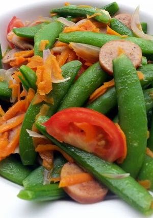 A picture of Sugar Snap Pea With Sausage.
