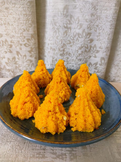 A picture of Mawa Modak.