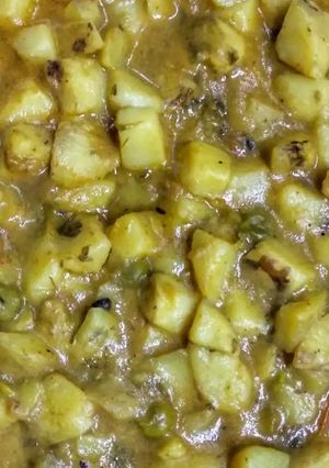 আলু মটরশুঁটি দিয়ে কারি(aloo matarshuti diye curry recipe in Bengali) রেসিপির প্রধান ছবি