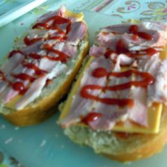 A picture of Becon sandwich (easy to make).