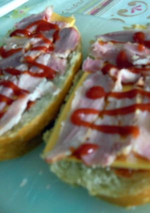 A picture of Becon sandwich (easy to make).