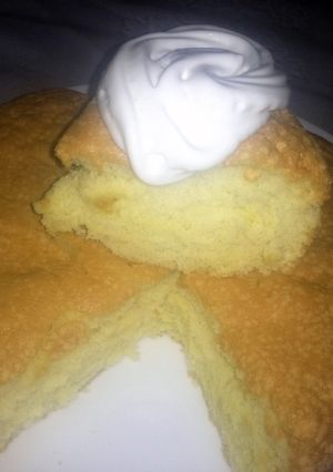 A picture of easy sponge cake.