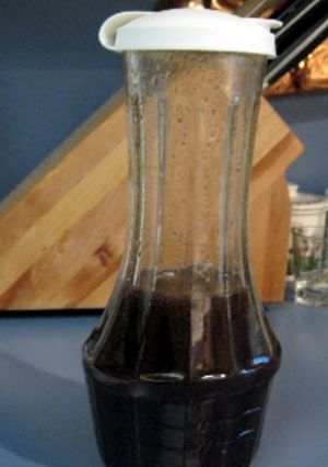 A picture of easy balsamic vinaigrette.