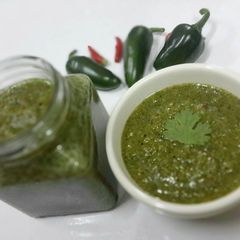 A picture of Kanya's Hot Sauce.