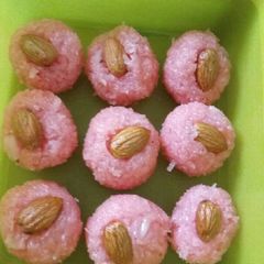 A picture of Fresh coconut laddu.