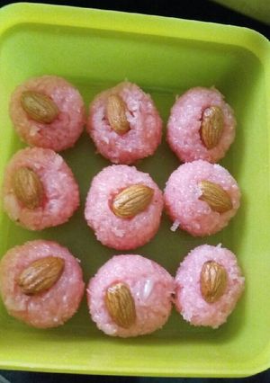 A picture of Fresh coconut laddu.
