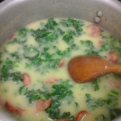 A picture of Caldo verde.