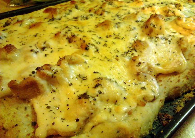 Easiest Way to Prepare Homemade Chicken Alfredo flat bread