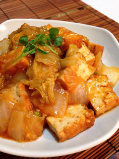 A picture of "Shrimp" in Chili Sauce with Atsuage and Chinese Cabbage.