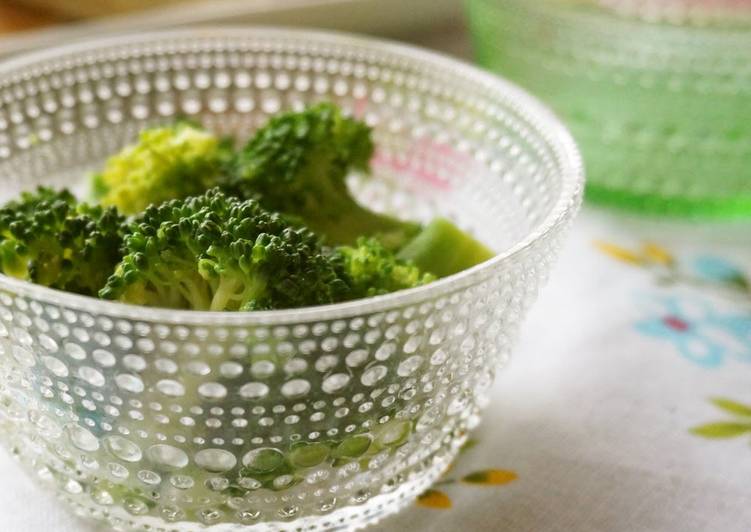 Step-by-Step Guide to Prepare Super Quick Homemade Easy-to-Make with a Microwave Broccoli