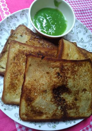 ডিম পাউরুটির ওমলেট রেসিপির প্রধান ছবি