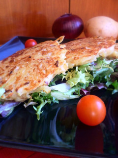 Una foto de Tortitas de patata y queso