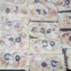 A picture of Bread mini pizza bites.