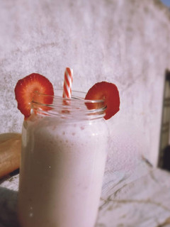 Una foto de Licuado de frutilla 🍓🍓