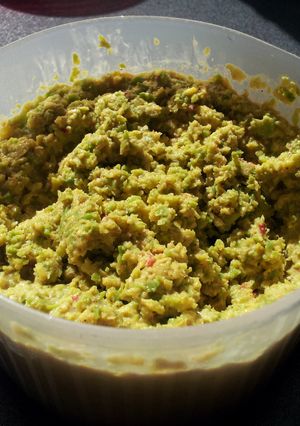A picture of guacamole.