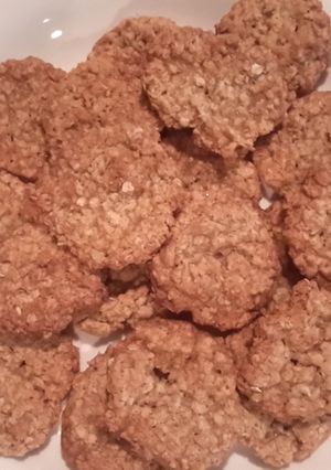 A picture of Old Fashioned Oatmeal Cookies.