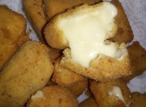 Una foto de Bastones de mozzarella